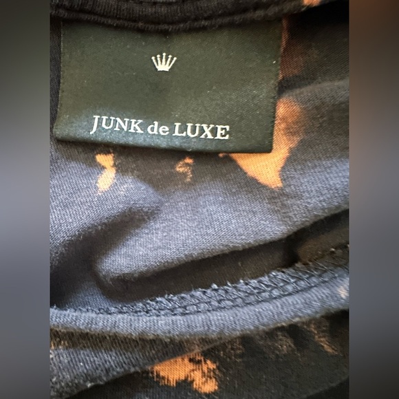 Wrap London Vneck Linen Tank and Acid Wash Tie Dye Junk de Luxe Tee - Picture 4 of 10